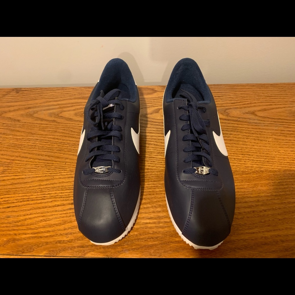 Men’s Nike Leather Sneakers